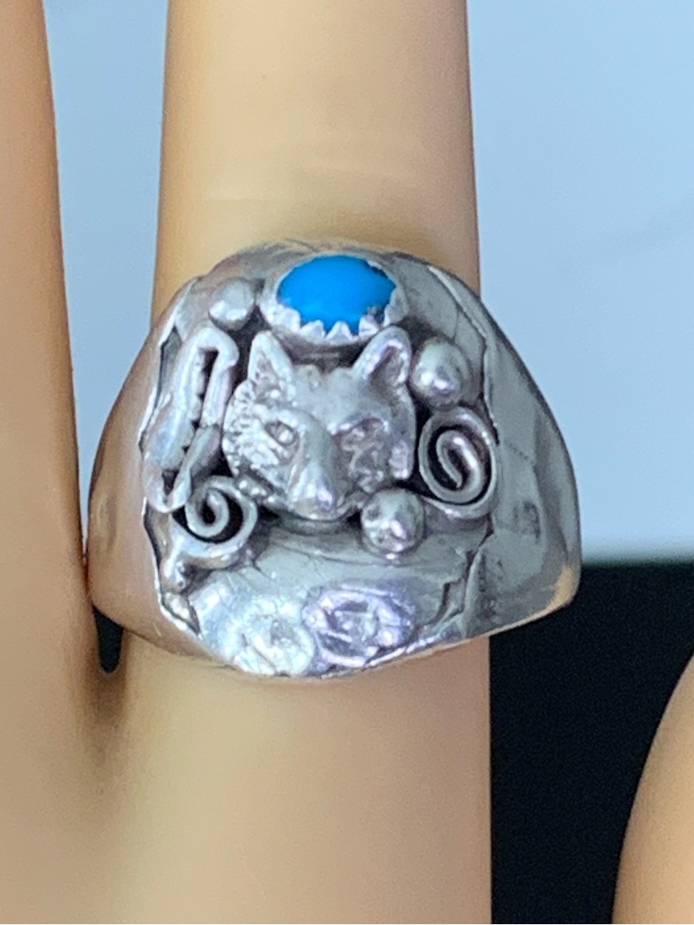 Vintage Heavy Sterling Silver Wolf Head Ring - Southwestern Style - Natural Turq